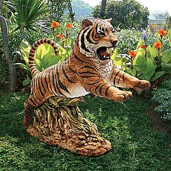 DESIGN TOSCANO DB383098 32 INCH JUNGLE CAT LEAPING BENGAL TIGER STATUE