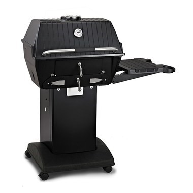 BROILMASTER C3PK1 CHARCOAL SERIES GRILL WITH CART OR BASE AND ONE SIDE SHELF - BLACK